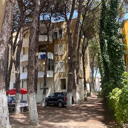 8 Apartament *